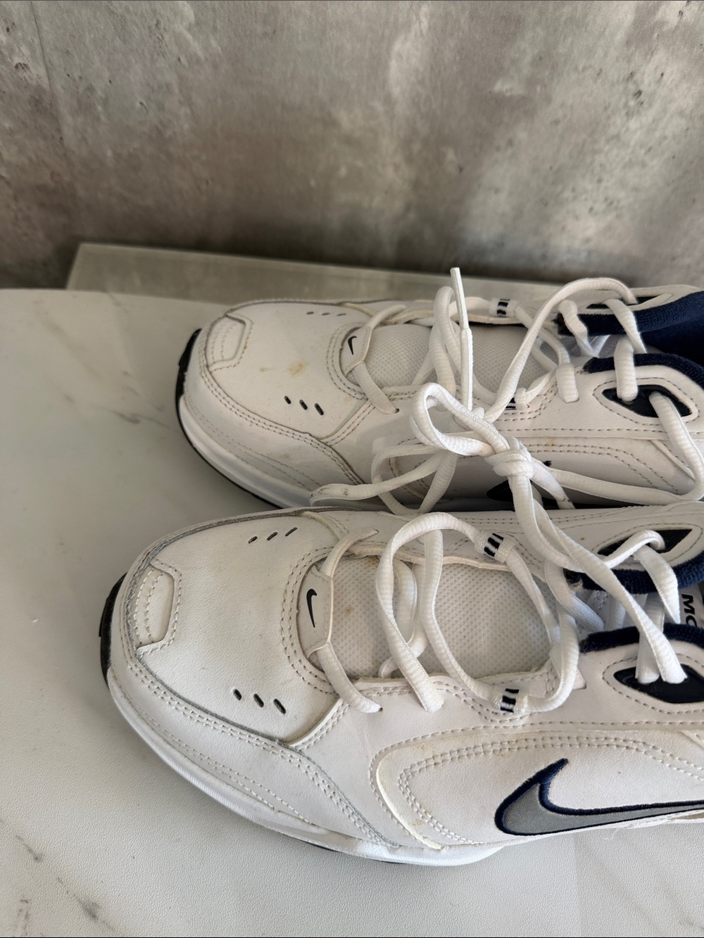 Nike air monarch IV White Sneakers with Navy Swoosh 9 men’s (1 - Picture 3 of 6